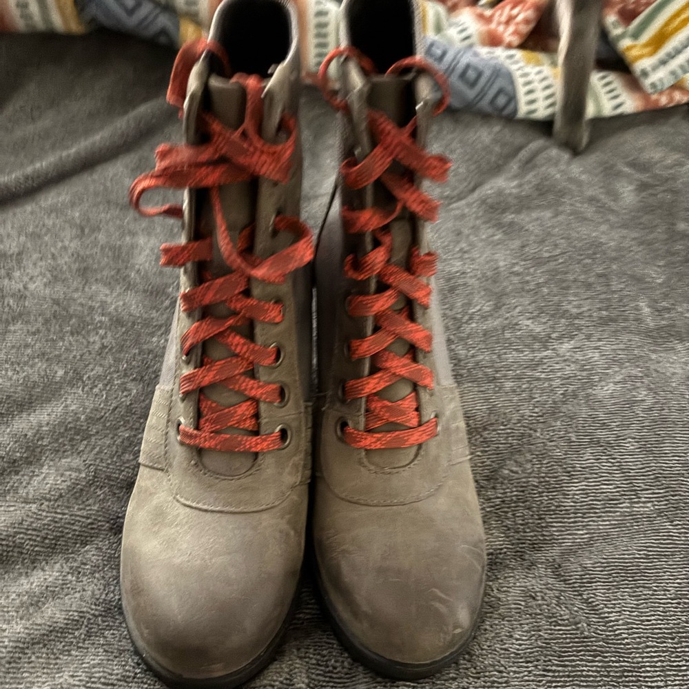 Women’s Sorel Booties - Size 8